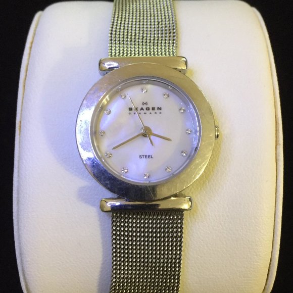 Skagen Women's Pink Mother of Pearl Dial Watch - Picture 1 of 5